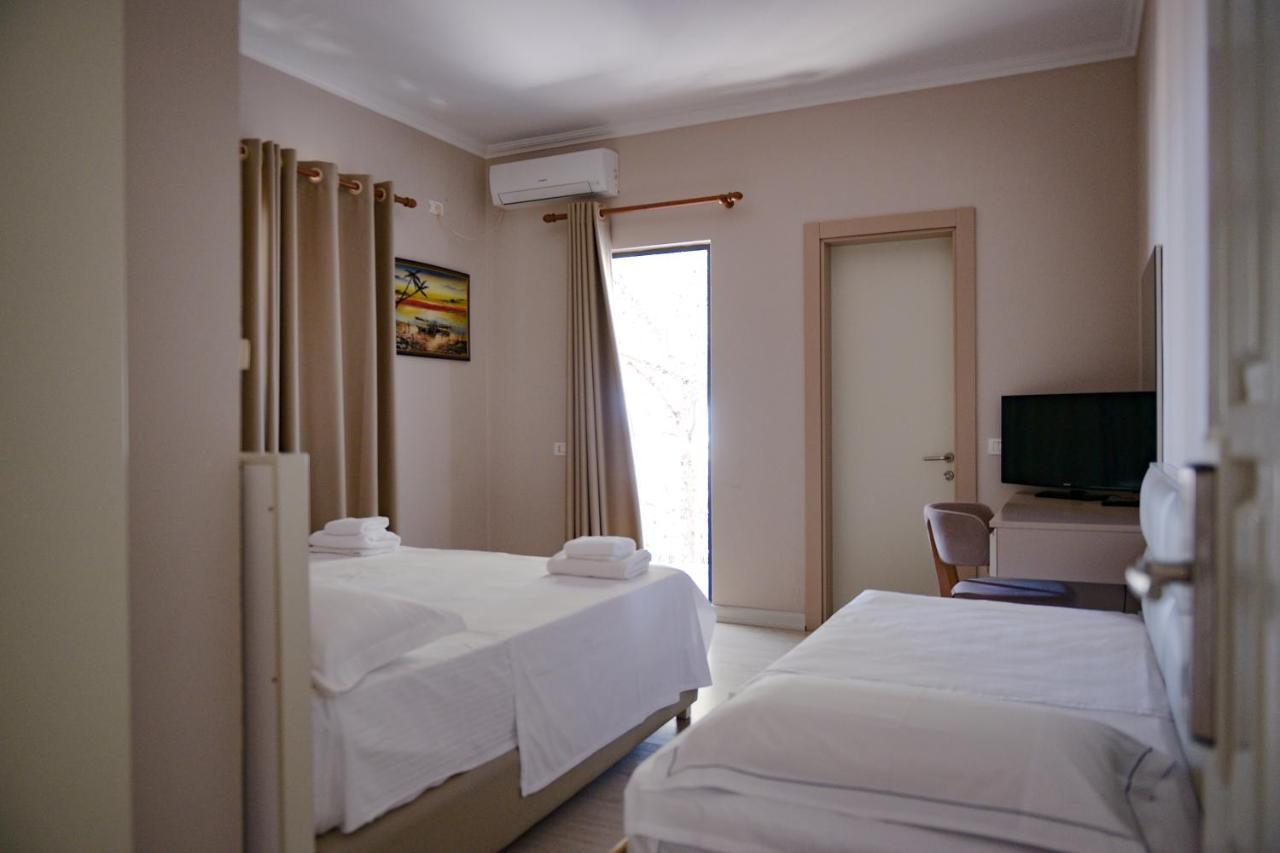 Hotel Andi Kryemëdhej Εξωτερικό φωτογραφία