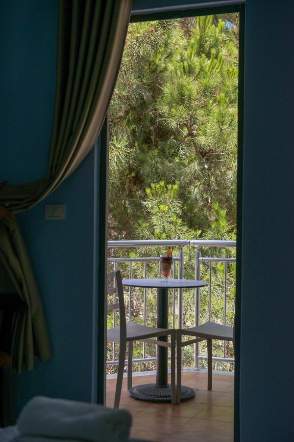 Hotel Andi Δυρράχιο Εξωτερικό φωτογραφία