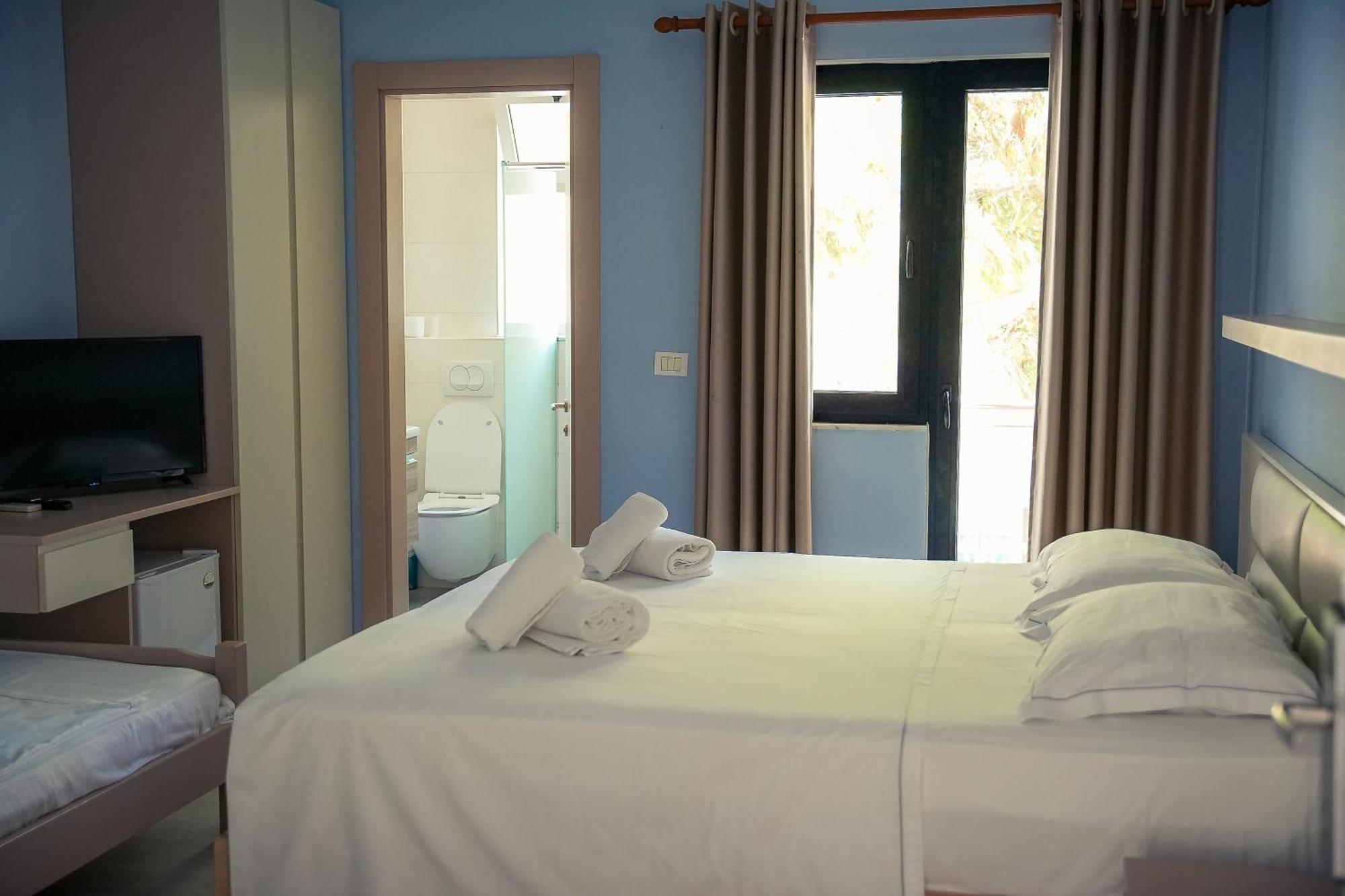 Hotel Andi Kryemëdhej Εξωτερικό φωτογραφία