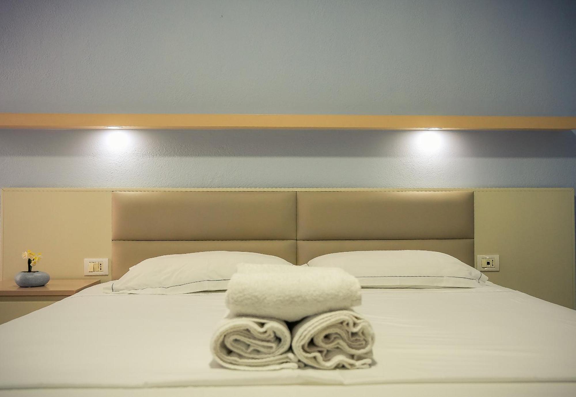 Hotel Andi Δυρράχιο Εξωτερικό φωτογραφία