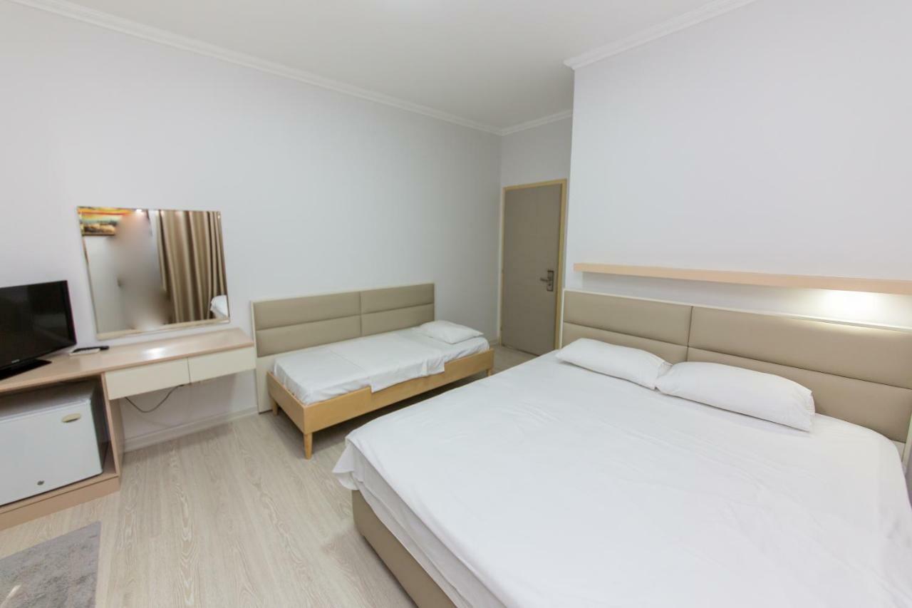 Hotel Andi Δυρράχιο Εξωτερικό φωτογραφία