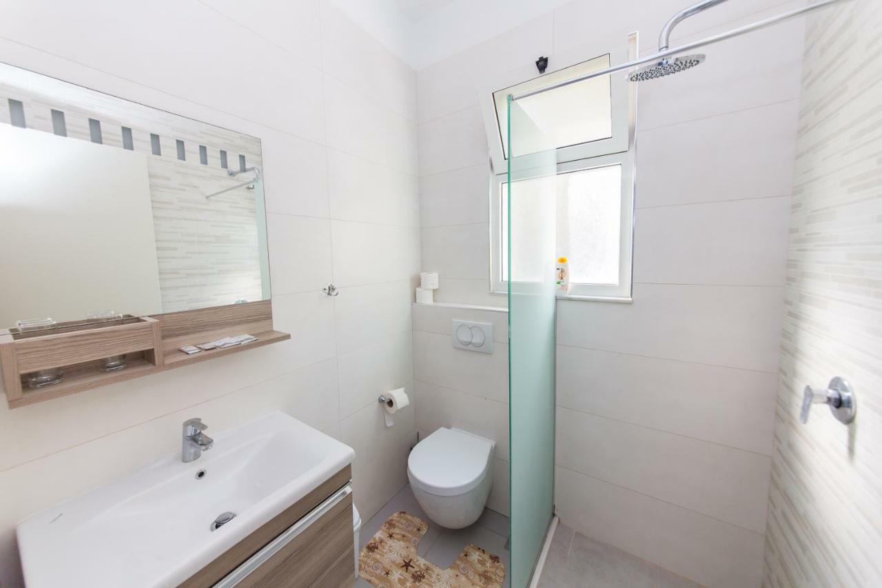 Hotel Andi Δυρράχιο Εξωτερικό φωτογραφία